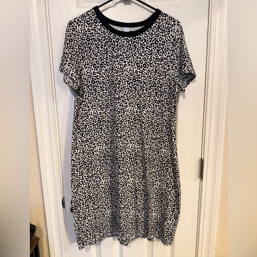 Old Navy Black and White Animal Print Midi Dress